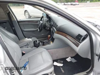 2003 BMW 3 Series 330xi z VIN WBAEW53453PG22315, wystawiony jako IAAI lot #42435069 z przebiegiem Nie podano mil oraz . Historia ofert i sprzedaży dostępna na DreamBid. Obrazek 5.
