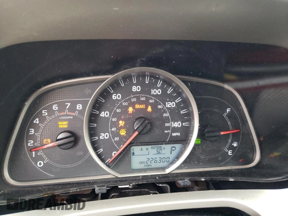 2015 Toyota RAV4 LE with VIN 2T3BFREV2FW243796, listed as a Copart auction lot 52614175 with 226,300 mi miles and Clean Title. Bid and sale history available at carsss.com. Image 9.