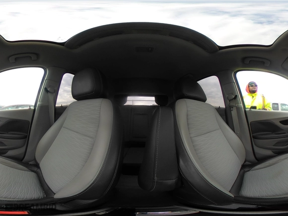2015 Buick Encore Convenience with VIN KL4CJFSB0FB173861, listed as a IAAI auction lot 41718924 with 40,267 mi miles. Bid and sale history available at carsss.com. Image 19.