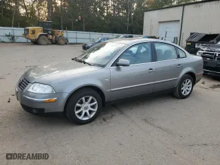 2004 Volkswagen Passat Sedan GLS with VIN WVWPD63B24E035926, listed as a Copart auction lot 74698874 with 189,392 mi miles and Salvage Title. Bid and sale history available at carsss.com. Image 1.