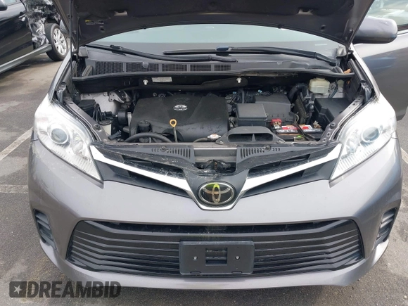 2018 Toyota Sienna LE Auto Access Seat with VIN 5TDKZ3DC1JS953593, listed as a IAAI auction lot 41478930 with 171,792 mi miles. Bid and sale history available at carsss.com. Image 10.