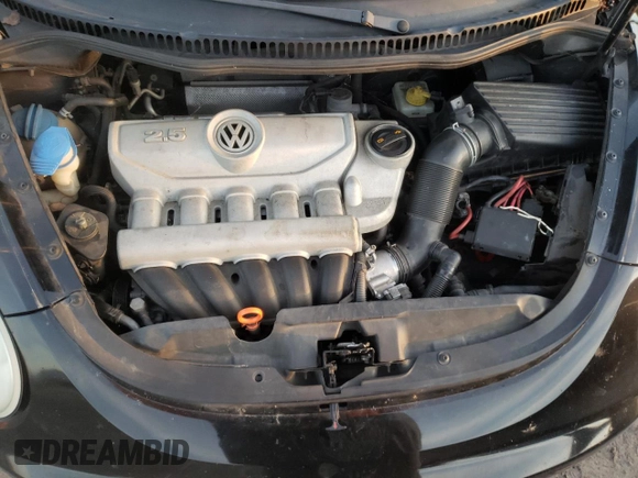 2009 Volkswagen New Beetle Coupe S with VIN 3VWPW31C69M511498, listed as a Copart auction lot 82576534 with 200,530 mi miles and Salvage Title. Bid and sale history available at carsss.com. Image 11.
