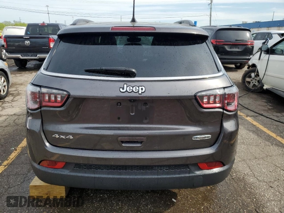 2022 Jeep Compass Latitude Lux with VIN 3C4NJDFB7NT109259, listed as a Copart auction lot 55744815 with 62,258 mi miles and Non repairable. Bid and sale history available at DreamBid. Image 6.