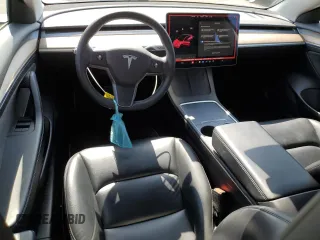 2021 Tesla Model 3 Long Range z VIN 5YJ3E1EB6MF002955, wystawiony jako Copart lot #59161255 z przebiegiem 32 183 mil mil oraz Szkoda całkowita • Salvage title. Historia ofert i sprzedaży dostępna na DreamBid. Obrazek 8.
