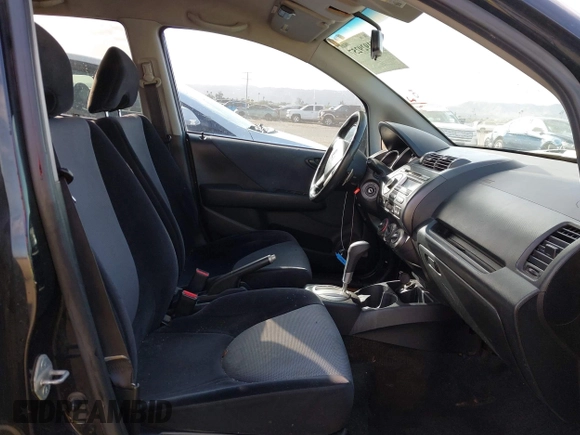 2007 Honda Fit Sport with VIN JHMGD38637S012816, listed as a IAAI auction lot 41929257 with 191,446 mi miles. Bid and sale history available at carsss.com. Image 5.