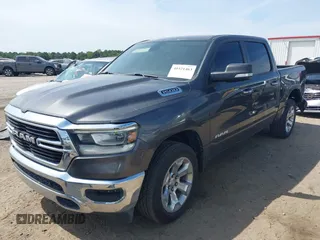 2019 Ram 1500 Big Horn z VIN 1C6RRFFG8KN743717, wystawiony jako IAAI lot #40321463 z przebiegiem 89 387 mil mil oraz . Historia ofert i sprzedaży dostępna na DreamBid. Obrazek 20.