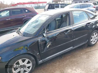 2006 Volvo S40 2.4L with VIN YV1MS382862160847, listed as a IAAI auction lot 41755812 with 163,594 mi miles. Bid and sale history available at carsss.com. Image 6.