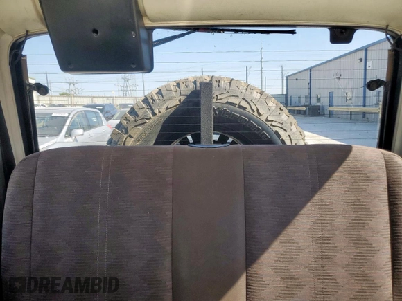 2004 Jeep Wrangler Rubicon z VIN 1J4FA69S34P757352, wystawiony jako Copart lot #52971745 z przebiegiem 139 855 mil mil oraz Szkoda całkowita • Salvage title. Historia ofert i sprzedaży dostępna na DreamBid. Obrazek 10.