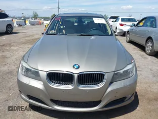 2009 BMW 3 Series 328i xDrive z VIN WBAPK53529A644875, wystawiony jako IAAI lot #42247084 z przebiegiem 158 903 mil mil oraz . Historia ofert i sprzedaży dostępna na DreamBid. Obrazek 12.
