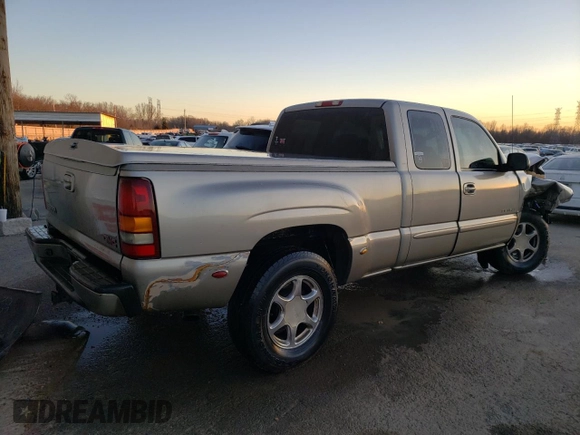2003 GMC Sierra Denali z VIN 2GTFK69U131156988, wystawiony jako Copart lot #41906924 z przebiegiem Nie podano mil oraz Szkody całkowita. Historia ofert i sprzedaży dostępna na DreamBid. Obrazek 3.