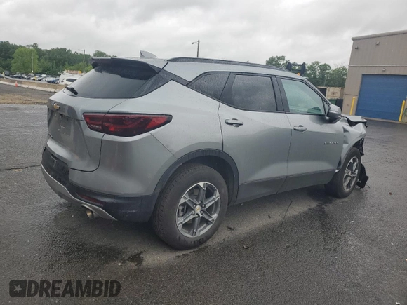 2024 Chevrolet Blazer LT z VIN 3GNKBJR42RS197992, wystawiony jako Copart lot #57789425 z przebiegiem 29 108 mil mil oraz Szkoda całkowita • Salvage title. Historia ofert i sprzedaży dostępna na DreamBid. Obrazek 3.