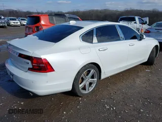 2018 Volvo S90 Momentum with VIN LVY982MK5JP036453, listed as a IAAI auction lot 41269326 with 82,231 mi miles. Bid and sale history available at carsss.com. Image 4.