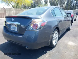 2012 Nissan Altima SR z VIN 1N4BL2AP3CN550765, wystawiony jako IAAI lot #42346648 z przebiegiem 27 913 mil mil oraz . Historia ofert i sprzedaży dostępna na DreamBid. Obrazek 4.