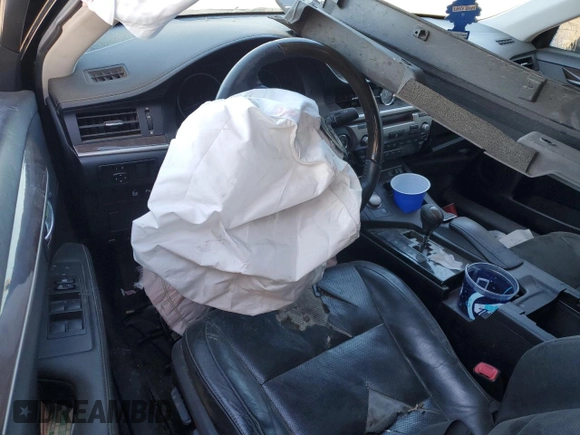 2014 Lexus ES 330 z VIN JTHBK1GG2E2106228, wystawiony jako Copart lot #44188805 z przebiegiem Nie podano mil oraz Szkoda całkowita • Salvage title. Historia ofert i sprzedaży dostępna na DreamBid. Obrazek 8.