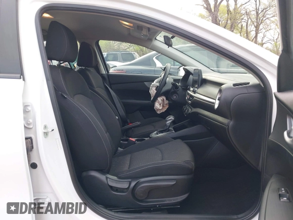 2021 Kia Forte LXS z VIN 3KPF24AD8ME360661, wystawiony jako IAAI lot #41955200 z przebiegiem 106 542 mil mil oraz . Historia ofert i sprzedaży dostępna na DreamBid. Obrazek 5.