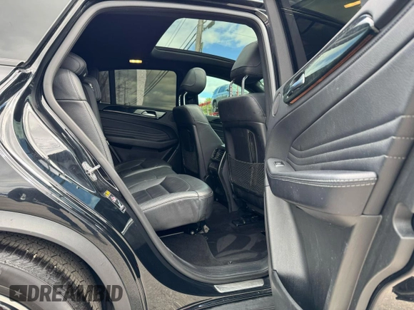 2019 Mercedes-Benz GLE 43 AMG z VIN 4JGED6EB5KA151724, wystawiony jako Copart lot #53707215 z przebiegiem 95 681 mil mil oraz Czysty tytuł • Clean title. Historia ofert i sprzedaży dostępna na DreamBid. Obrazek 6.