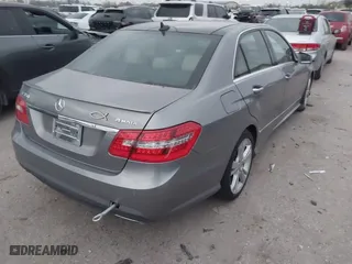 2013 Mercedes-Benz E-Class E 350 Luxury with VIN WDDHF8JB2DA722799, listed as a IAAI auction lot 41766797 with 87,646 mi miles. Bid and sale history available at carsss.com. Image 4.