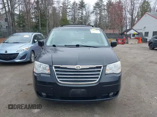 2010 Chrysler Town & Country Touring with VIN 2A4RR5D19AR170405, listed as a IAAI auction lot 42057496 with 195,211 mi miles. Bid and sale history available at carsss.com. Image 13.