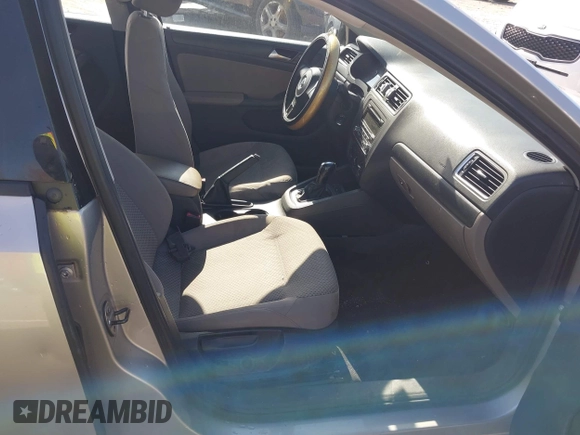 2014 Volkswagen Jetta S with VIN 3VW2K7AJ3EM207910, listed as a IAAI auction lot 41759225 with 179,341 mi miles and . Bid and sale history available at DreamBid. Image 5.