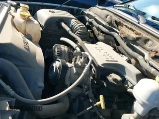 2007 Dodge 1500 SLT z VIN 3D7KR19D77G842727, wystawiony jako IAAI lot #41909108 z przebiegiem 202 619 mil mil oraz . Historia ofert i sprzedaży dostępna na DreamBid. Obrazek 21.