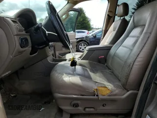 2005 Ford Explorer XLT с VIN 1FMZU73E85UA26725, выставлен на аукционе Copart как лот 58692205 с пробегом 152 308 миль миль и Списание • Salvage title. История ставок и продаж доступна на DreamBid. Изображение 7.