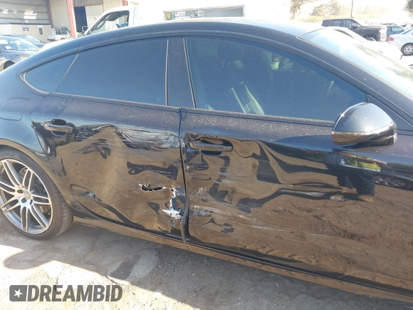 2014 Audi A7 Prestige with VIN WAU2GAFC2EN081411, listed as a IAAI auction lot 41993803 with 66,008 mi miles and . Bid and sale history available at DreamBid. Image 6.