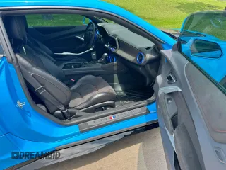 2022 Chevrolet Camaro ZL1 z VIN 1G1FK1R63N0122921, wystawiony jako Copart lot #58984575 z przebiegiem 18 742 mil mil oraz Czysty tytuł • Clean title. Historia ofert i sprzedaży dostępna na DreamBid. Obrazek 5.