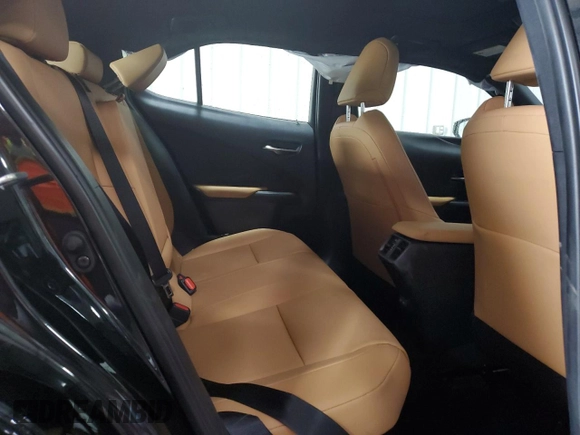 2025 Lexus UX 300h with VIN JTHUCJDH7S2003370, listed as a Copart auction lot 61748695 with 15,830 mi miles and Salvage title. Bid and sale history available at DreamBid. Image 10.