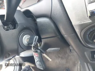 2005 Nissan Sentra SE-R z VIN 3N1AB51D75L577179, wystawiony jako IAAI lot #42351820 z przebiegiem 209 310 mil mil oraz . Historia ofert i sprzedaży dostępna na DreamBid. Obrazek 11.