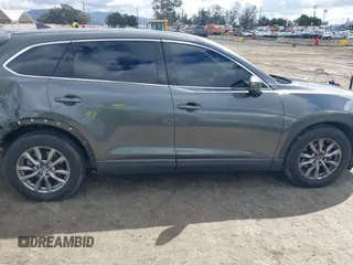 2018 Mazda CX-9 Touring with VIN JM3TCACY9J0228177, listed as a IAAI auction lot 41724618 with 110,733 mi miles. Bid and sale history available at carsss.com. Image 14.