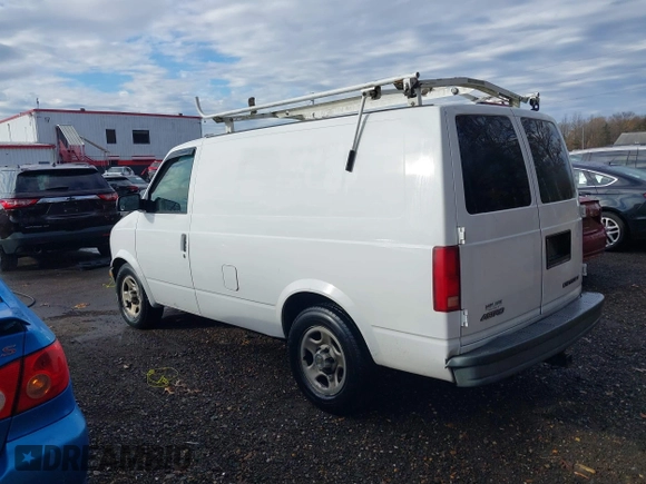 2005 Chevrolet Astro Cargo z VIN 1GCDM19X15B114841, wystawiony jako IAAI lot #40948571 z przebiegiem 247 965 mil mil oraz . Historia ofert i sprzedaży dostępna na DreamBid. Obrazek 3.