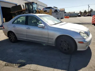 2005 Mercedes-Benz C 240 with VIN WDBRF81JX5F645284, listed as a Copart auction lot 55443325 with 133,627 mi miles and Salvage Title. Bid and sale history available at DreamBid. Image 4.