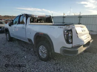 2023 GMC Sierra 2500HD SLE z VIN 1GT49MEY4PF143845, wystawiony jako Copart lot #48403215 z przebiegiem 47 843 mil mil oraz Szkoda całkowita • Salvage title. Historia ofert i sprzedaży dostępna na DreamBid. Obrazek 2.