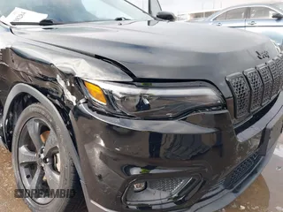 2020 Jeep Cherokee Latitude Plus with VIN 1C4PJLLB8LD611093, listed as a IAAI auction lot 41498284 with 27,613 mi miles. Bid and sale history available at carsss.com. Image 19.
