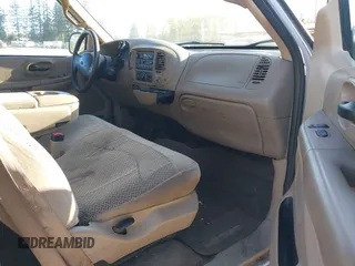 2000 Ford F-150 XL with VIN 1FTRX17W4YKA47244, listed as a IAAI auction lot 42076893 with 362,114 mi miles. Bid and sale history available at carsss.com. Image 5.