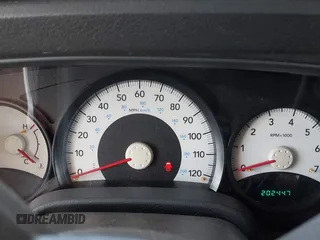 2005 Dodge Durango SXT с VIN 1D4HD38K65F527403, выставлен на аукционе IAAI как лот 42409067 с пробегом 202 447 миль миль и . История ставок и продаж доступна на DreamBid. Изображение 7.