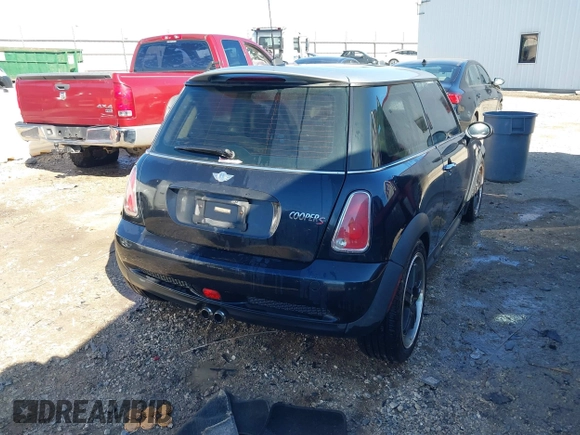 2006 MINI Hardtop S with VIN WMWRE33546TJ34712, listed as a IAAI auction lot 41144701 with 230,006 mi miles and . Bid and sale history available at DreamBid. Image 4.