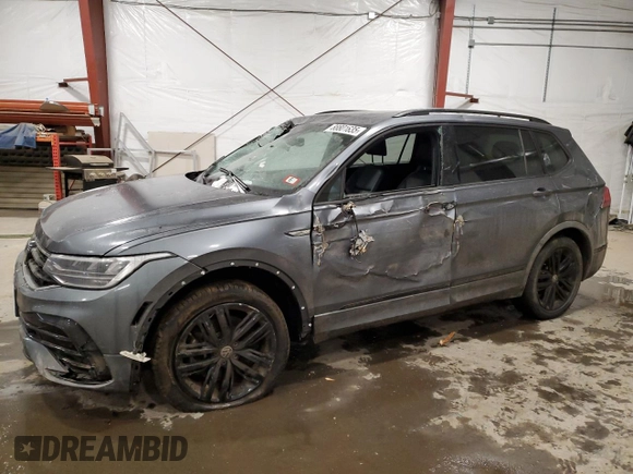 2022 Volkswagen Tiguan SE R-Line Black with VIN 3VV8B7AX3NM095130, listed as a Copart auction lot 88801635 with 49,465 mi miles and Salvage Title. Bid and sale history available at DreamBid. Image 1.