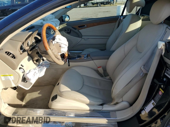 2007 Mercedes-Benz SL 550 z VIN WDBSK71FX7F134907, wystawiony jako Copart lot #51100175 z przebiegiem 133 355 mil mil oraz Szkoda całkowita • Salvage title. Historia ofert i sprzedaży dostępna na DreamBid. Obrazek 7.