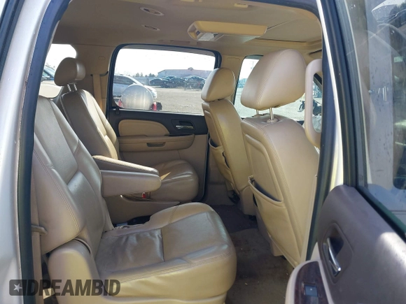2010 GMC Yukon XL Denali with VIN 1GKUKMEF6AR157775, listed as a IAAI auction lot 41521509 with 201,836 mi miles. Bid and sale history available at carsss.com. Image 8.
