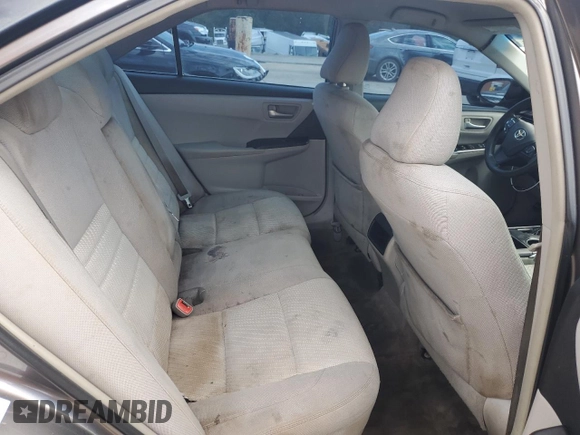 2015 Toyota Camry XLE z VIN 4T1BF1FK4FU060219, wystawiony jako Copart lot #58141715 z przebiegiem 256 926 mil mil oraz Czysty tytuł • Clean title. Historia ofert i sprzedaży dostępna na DreamBid. Obrazek 10.