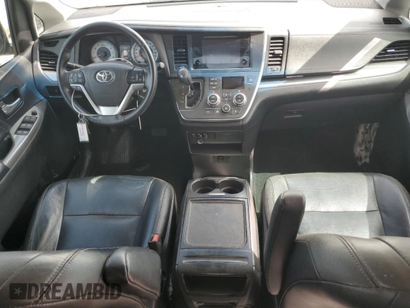 2015 Toyota Sienna SE с VIN 5TDXK3DC8FS582014, выставлен на аукционе Copart как лот 58018685 с пробегом 136 527 миль миль и Списание • Salvage title. История ставок и продаж доступна на DreamBid. Изображение 8.