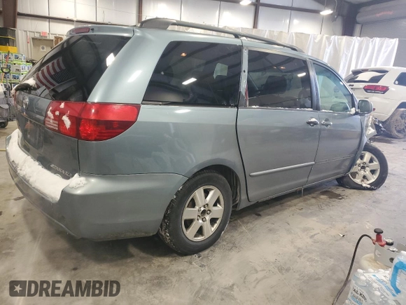 2005 Toyota Sienna XLE with VIN 5TDZA22C25S247726, listed as a Copart auction lot 45957875 with 231,902 mi miles and Salvage Title. Bid and sale history available at carsss.com. Image 3.