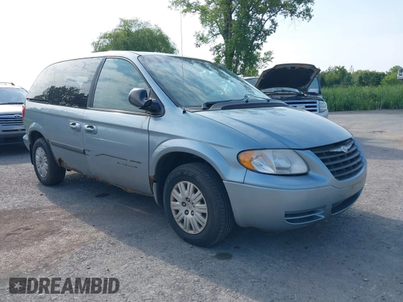 2005 Chrysler Town & Country with VIN 1C4GP45R35B326475, listed as a IAAI auction lot 40670759 with 199,230 mi miles. Bid and sale history available at carsss.com. Image 1.
