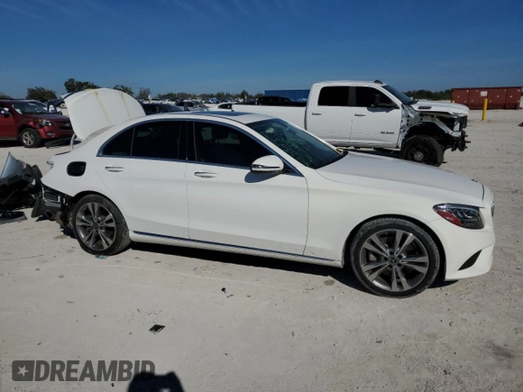 2019 Mercedes-Benz C 300 with VIN 55SWF8DB0KU304290, listed as a Copart auction lot 89271205 with 16,230 mi miles and Salvage Title. Bid and sale history available at DreamBid. Image 4.
