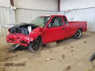 2002 GMC Sonoma SLS with VIN 1GTCS195528147141, listed as a Copart auction lot 51063655 with 0 mi miles and Salvage Title. Bid and sale history available at carsss.com. Image 1.