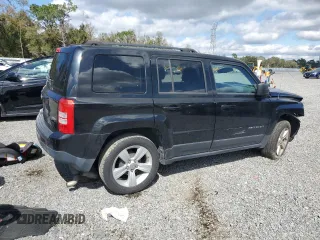 2017 Jeep Patriot Latitude with VIN 1C4NJPFB2HD183118, listed as a Copart auction lot 45502185 with 111,172 mi miles and Salvage Title. Bid and sale history available at DreamBid. Image 3.