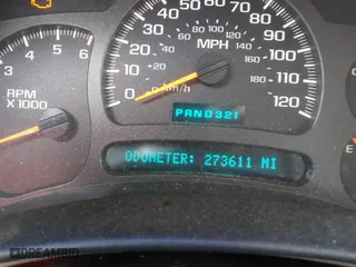 2003 Chevrolet Silverado 1500 LS with VIN 2GCEC19T131395606, listed as a IAAI auction lot 41969804 with 273,611 mi miles. Bid and sale history available at carsss.com. Image 7.