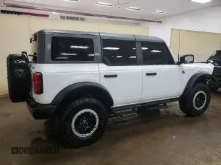 2024 Ford Bronco z VIN 1FMEE1BP7RLA56385, wystawiony jako Copart lot #50716535 z przebiegiem 6 120 mil mil oraz Czysty tytuł • Clean title. Historia ofert i sprzedaży dostępna na DreamBid. Obrazek 3.