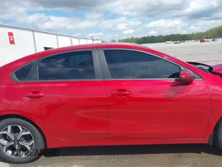 2021 Kia Forte LXS с VIN 3KPF24AD4ME288907, выставлен на аукционе IAAI как лот 42084081 с пробегом 47 786 миль миль и . История ставок и продаж доступна на DreamBid. Изображение 14.